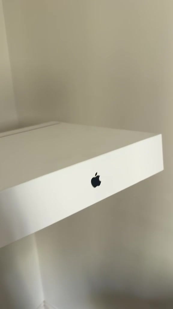 MacBook Air 13" M5 16GB 1TB Meia-noite — Novo, lacrado — foto 2 de 6