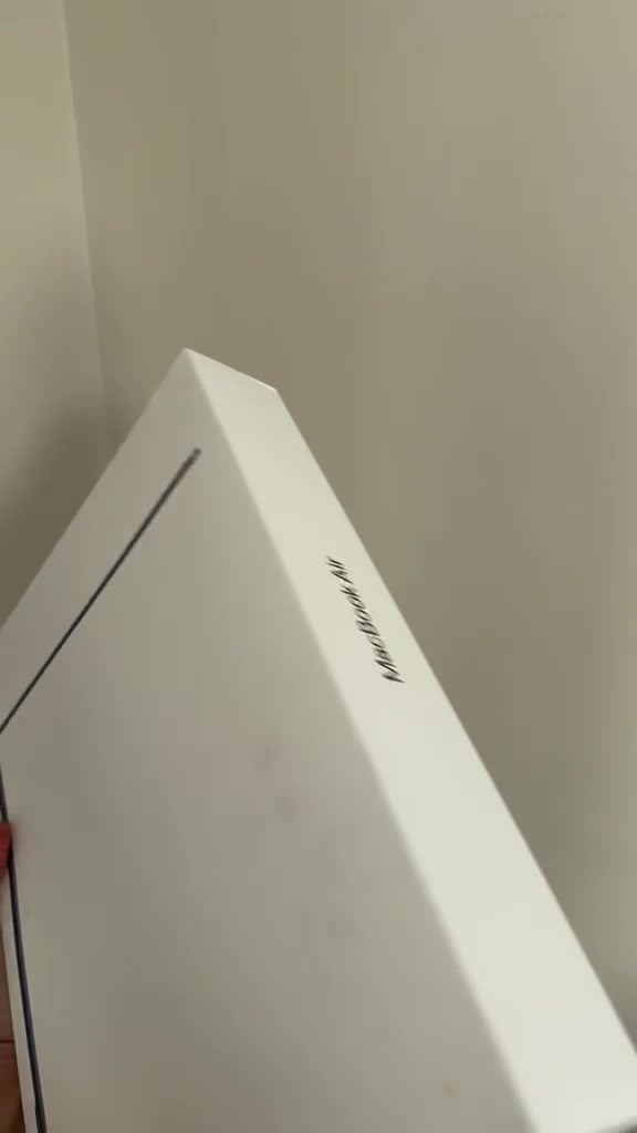 MacBook Air 13" M5 16GB 1TB Meia-noite — Novo, lacrado — foto 3 de 6