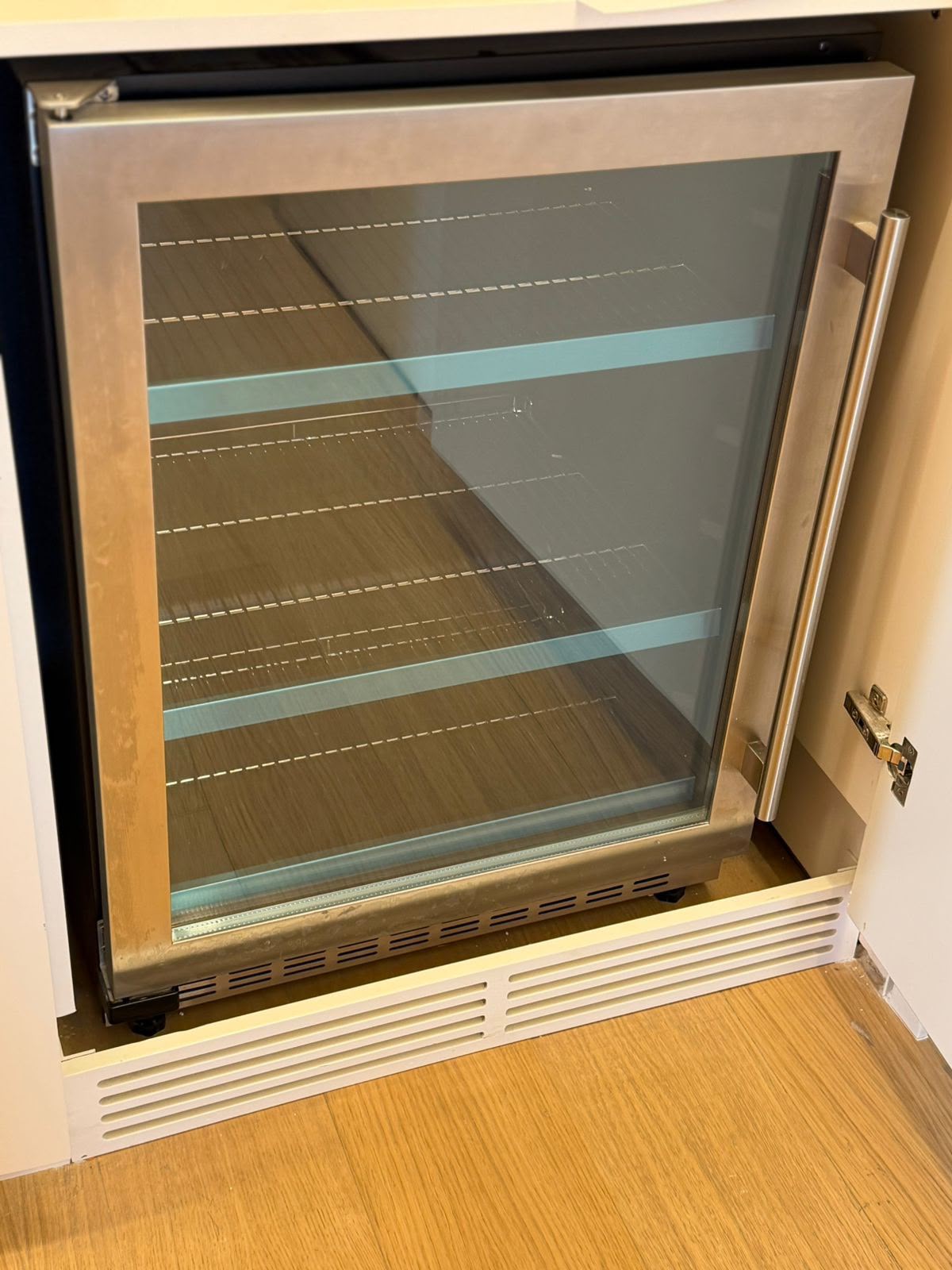 Frigobar Elettromec Embutir 135L Inox 220V
