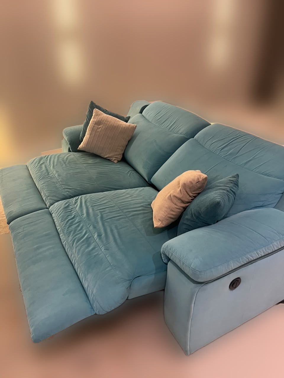 Sofá Plenitude Yens Retrátil Elétrico 2 Módulos Suede Azul — foto 2 de 4